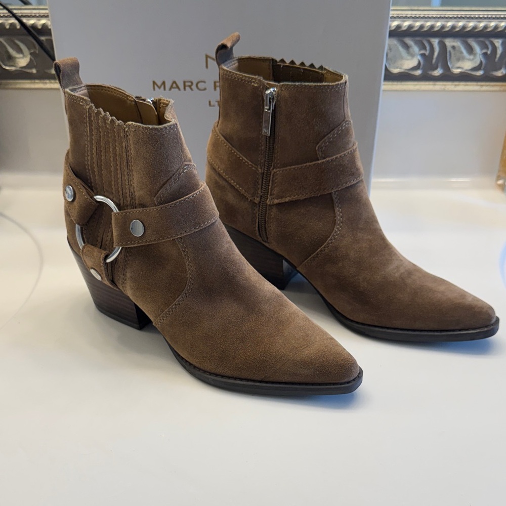 Marc Fisher Light Brown Suede Halie Pointed-Toe Ankle Booties Size 7.5